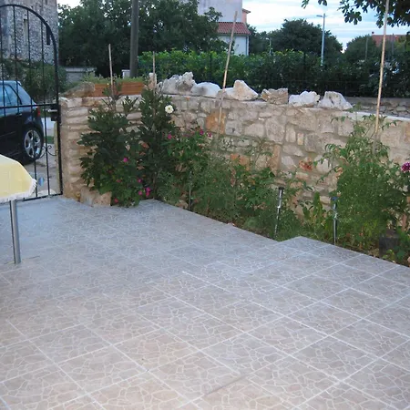 Apartment Zlata *