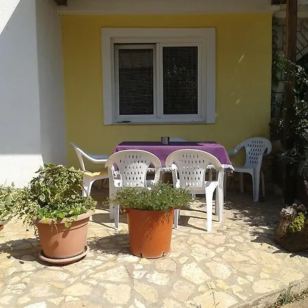 Apartment Zlata *